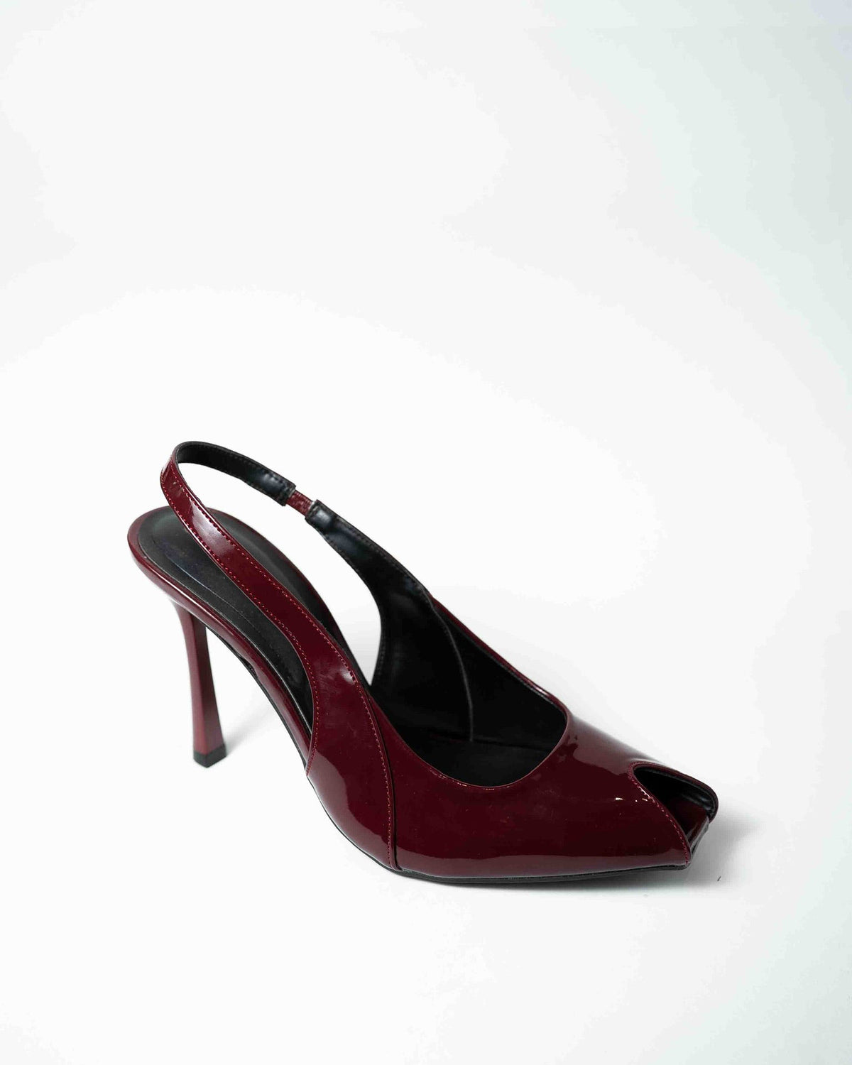 YUNA MAROON.SL