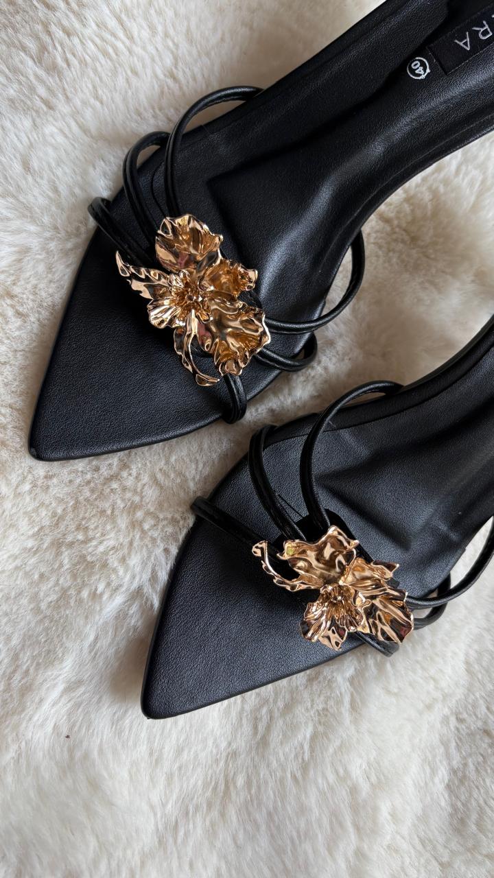 AURELIA (HONORA) BLACK