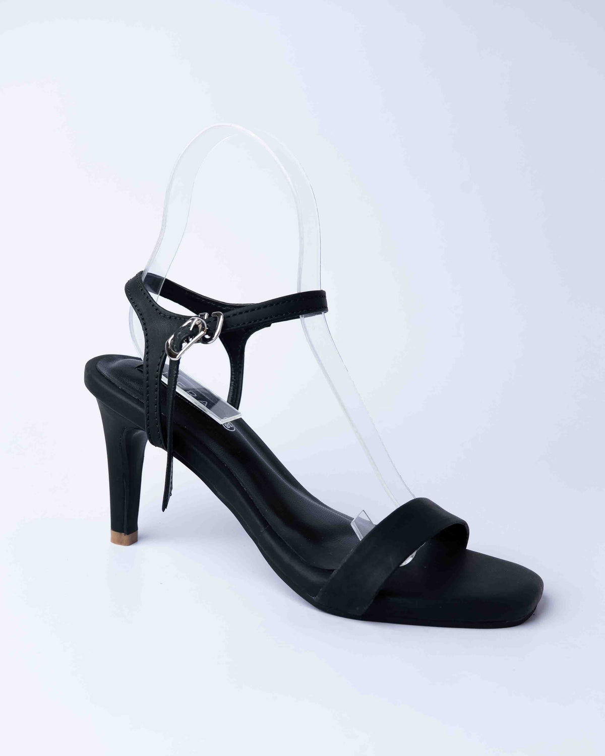 CLAIRE BLACK.SL