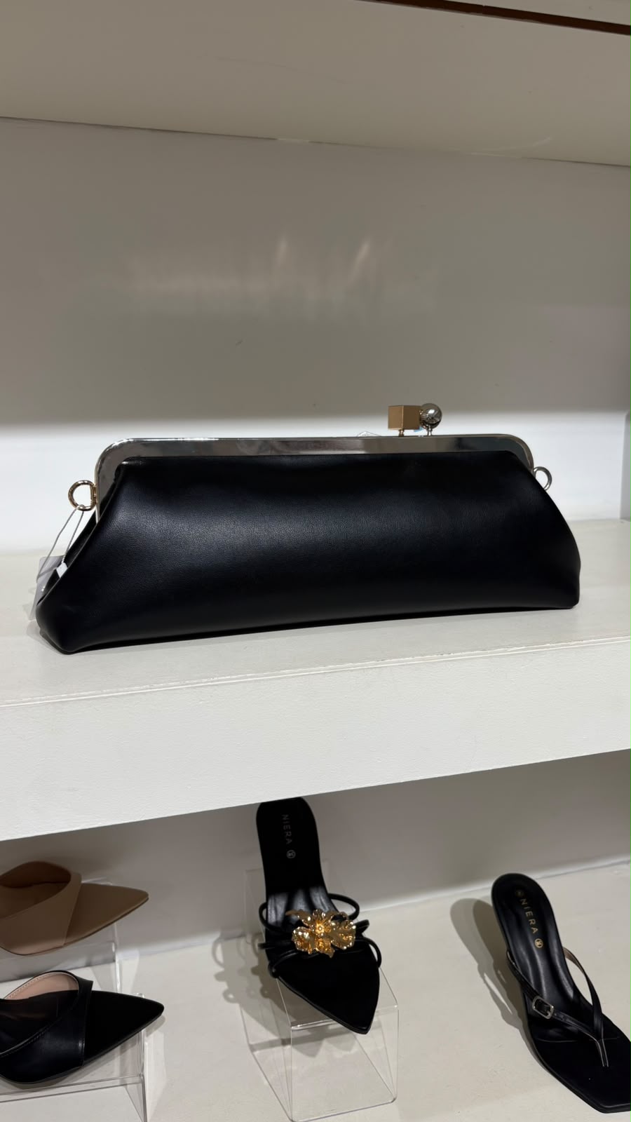 JEANIE CLUTCHES BLACK