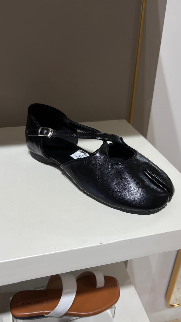 FERN CROSS TABI BLACK