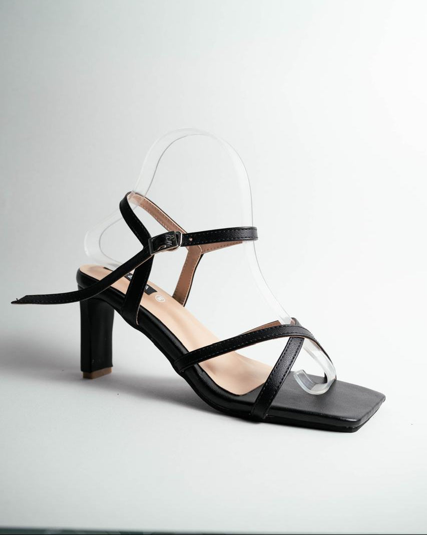 NINA CROSS